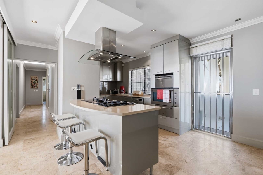 3 Bedroom Property for Sale in Fresnaye Western Cape